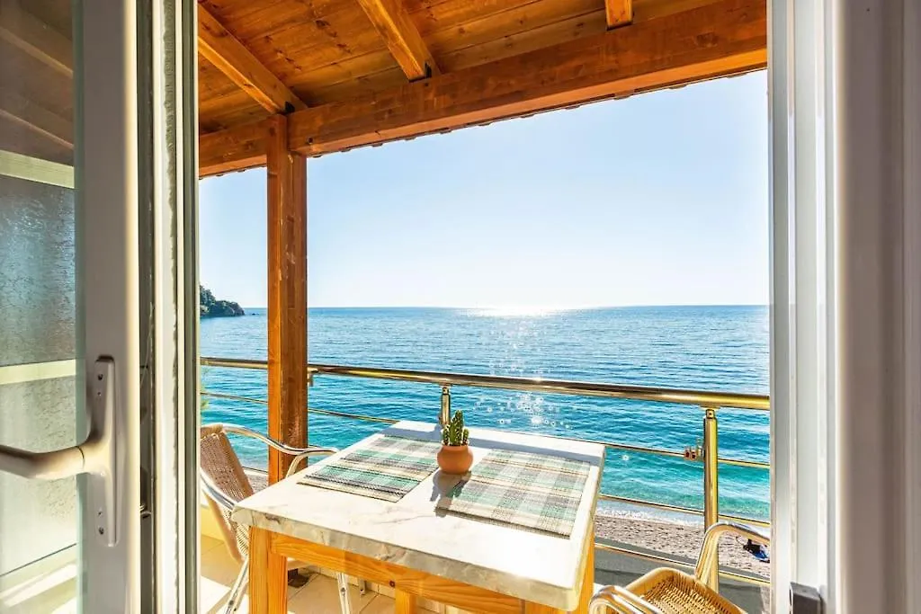 Potam'Sea Bliss 34- Beach Front, Sun Beds & Parking Apartment Himare Albania